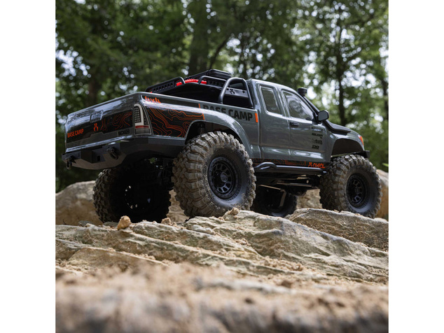 Axial SCX10 III Base Camp 4WD 1:10 RTR sivý