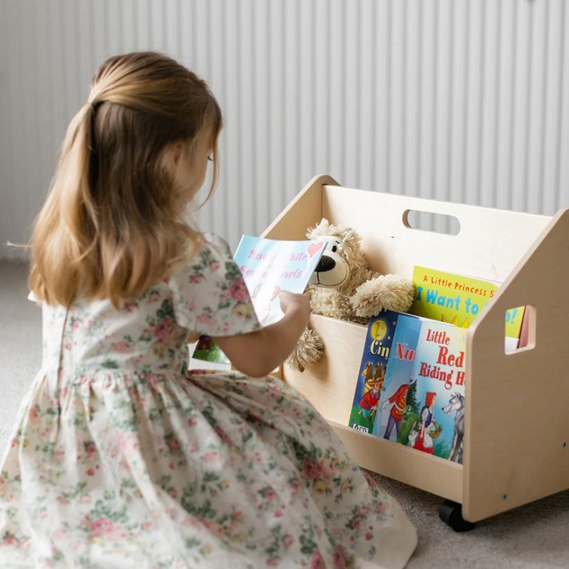BusyKids Oboustranná knihovna na kolečkách