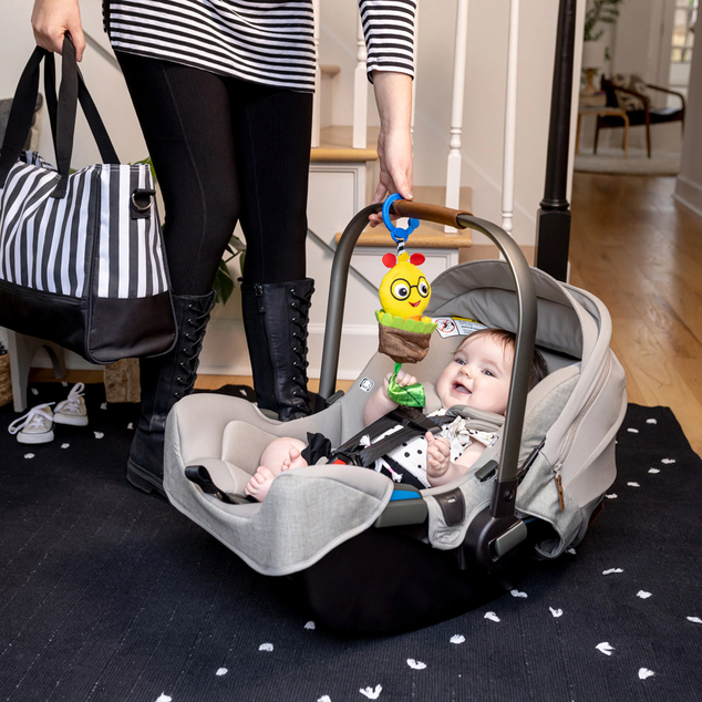 BABY EINSTEIN Hračka s hrkálkou naťahovacia na C krúžku Cal-a-Puller™ 0m+