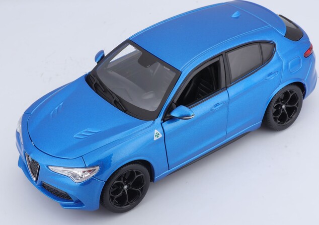 Bburago 1:24 Plus Alfa Romeo Stelvio Blau