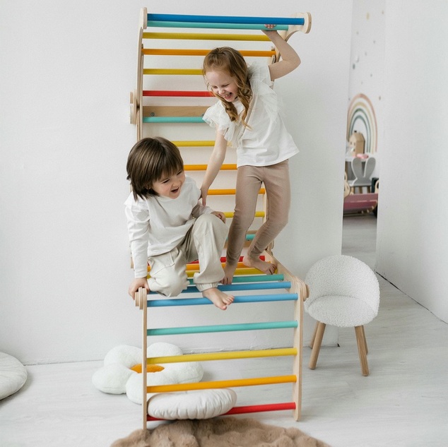 BusyKids Dřevěné domácí ribstole s hrazdou duhové
