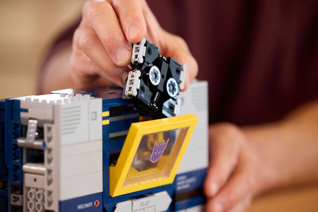 LEGO® Icons 10358 Transformers: Soundwave