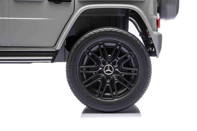 Auto elettrica Mercedes G580 12V, grigio, telecomando 2,4 GHz, Bluetooth, USB / S