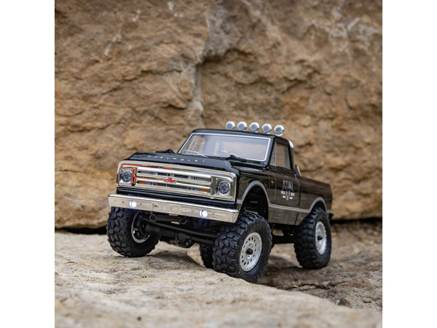 Axial SCX24 Chevrolet C10 1967 1:24 4WD RTR čierny
