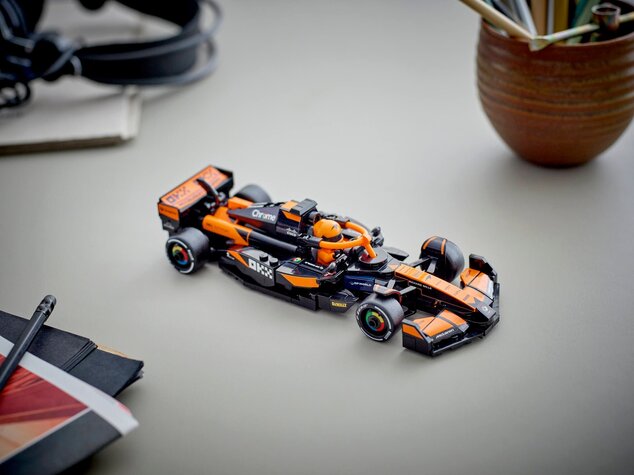 LEGO® Speed Champions 77251 Pretekárske auto McLaren F1® Team MCL38