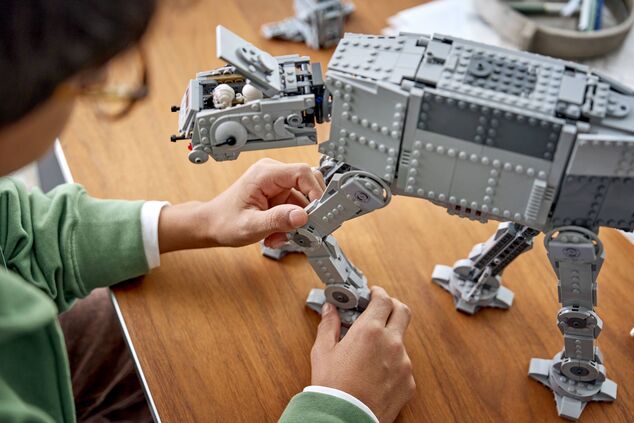 LEGO® Star Wars™ 75454 AT-AT™ Imperiálneho pozostatku s INT-4