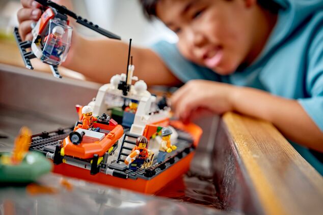 LEGO® City 60504 Záchranný čln pobrežnej hliadky a vrtuľník