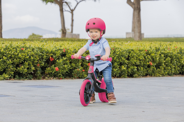 Globber odrážadlo GO BIKE ELITE DUO- FUCHSIA
