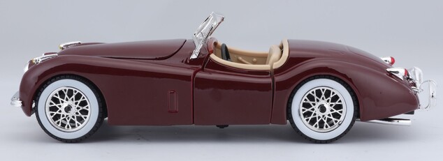 Bburago 1:24 Jaguar XK 120 Roadster (1951) Rot