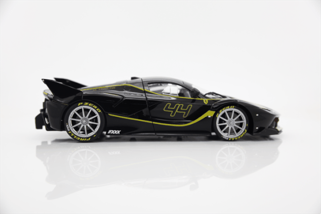 Bburago 1:18 Ferrari Signature Serie FXX K Schwarz