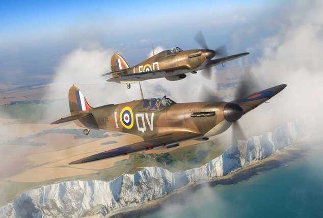 Plastic ModelKit letadlo 03771 - Supermarine Spitfire Mk.Ia &amp; Hawker Hurricane Mk.I (1:144