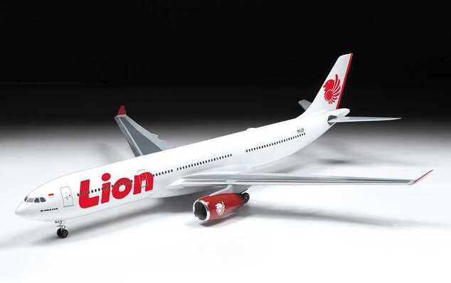 Modellbausatz Flugzeug 7044 - Airbus A330-300 (1:144)