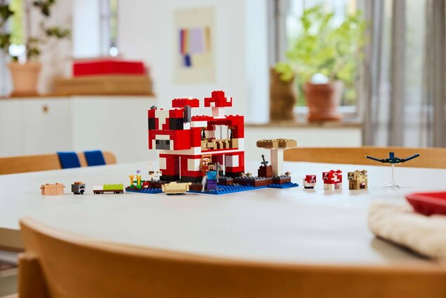 LEGO® Minecraft®  21270 Dom kravotrávok