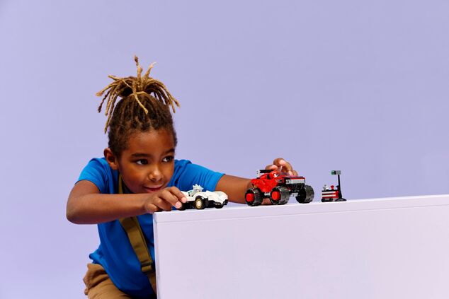 LEGO® Sonic The Hedgehog™ 77118 Silver a jeho auto vs. Knuckles a jeho monster truck