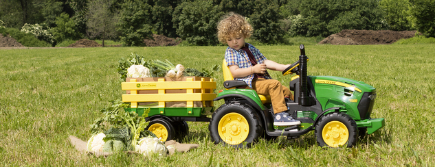 Peg-Pérego John Deere Ground Force s vlečkou 12V - 330W zelená