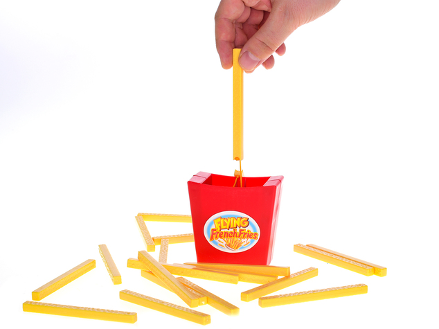 Flying French Fries - hra lietajúce hranolky v krabičke