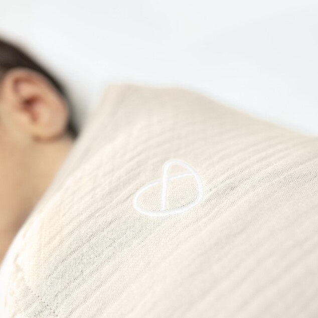 INGENUITY Pucktuch SwaddleMe™ Muschel Cream 1,5 TOG 0-3m