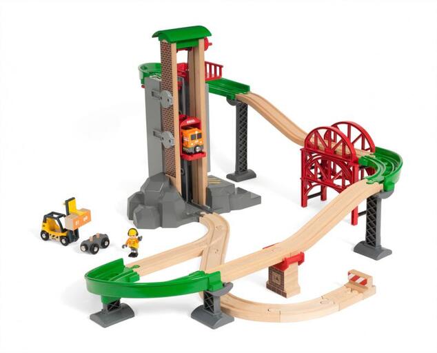 Brio Magazzino con ascensore