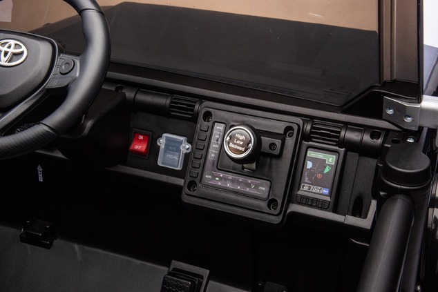 Elektrické autíčko Toyota FJ Cruiser XXL s pohonom 4x4, licencované (Dvojmiestne), čierne,