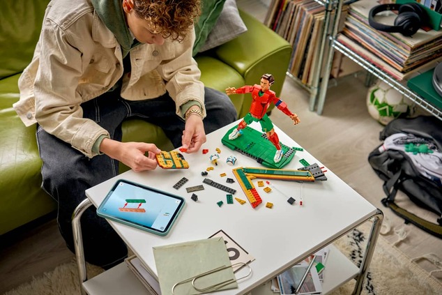 LEGO® Editions 43016 Cristiano Ronaldo – Legenda fotbalului