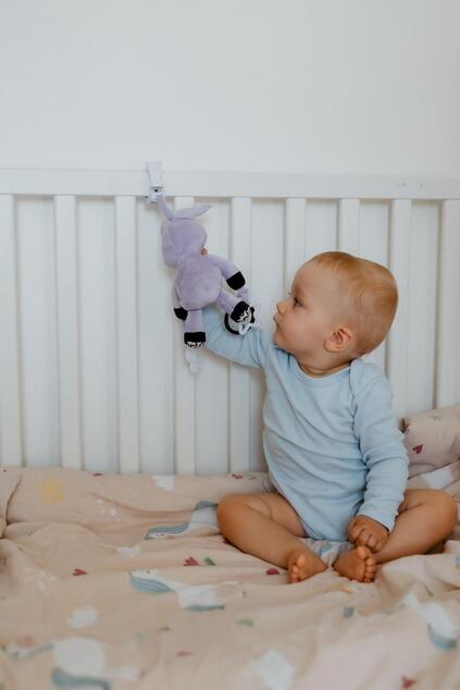 Zajačik/Zajac babyted hrkálka plyš 30cm záves na postieľku/kočík
