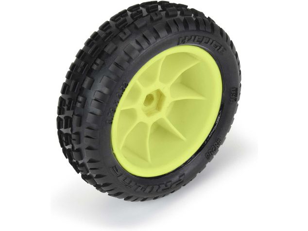 Pro-Line kolo 1:18, pneu Wedge Carpet predné, disk H8 žltý (2) (Losi Mini-B)