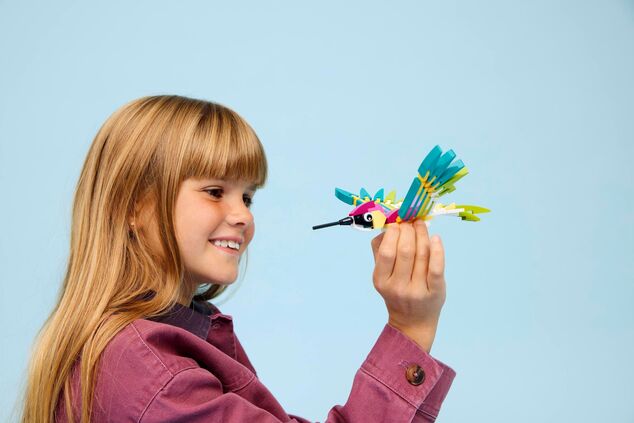 LEGO® Creator 3 v 1 31384 Divoké zvieratá: Farebný kolibrík