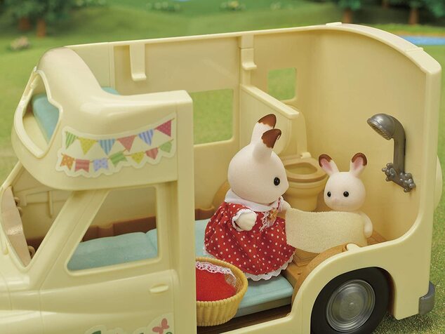 Sylvanian Families Családi lakókocsi kiegészítőkkel
