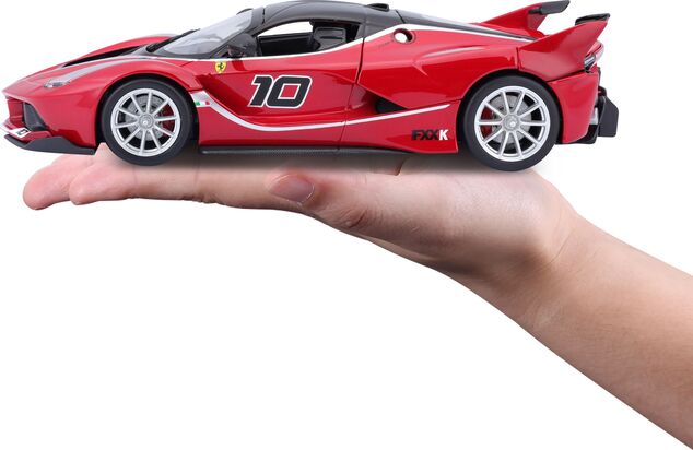 Bburago 1:24 Ferrari Racing FXX K Metallic Rot