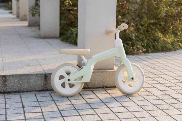 QPLAY Bicicletă fără pedale Tech Mint, vârstă 2-4 ani, până la 30 kg