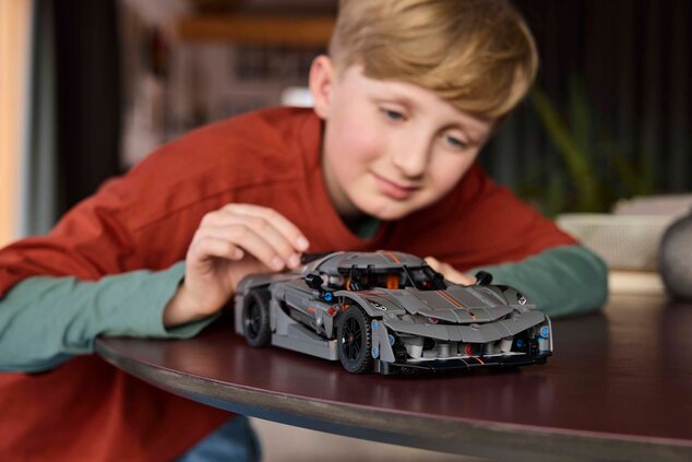 LEGO® Technic 42173 Sivé hyperauto Koenigsegg Jesko Absolut