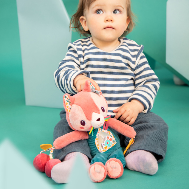 Lilliputiens – textil játék tevékenységekkel - Jeanne cica