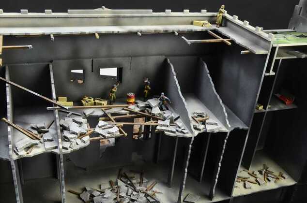Model Kit diorama 6195 - Berlin 1945: Battle for the Reichstag (1:72)