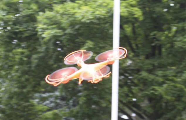 NINCOAIR Quadrone Spike 2.4GHz RTF
