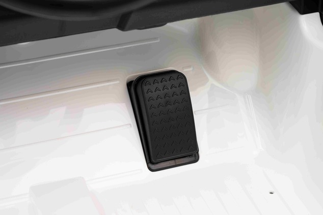 Elektrické autíčko RUF GT 12V, biele, Otváracie dvere, 2.4 GHz diaľkové ovládanie, LED sve