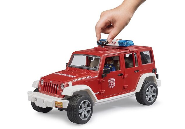Bruder 02528 Jeep Wrangler Požiarnici s figúrkou