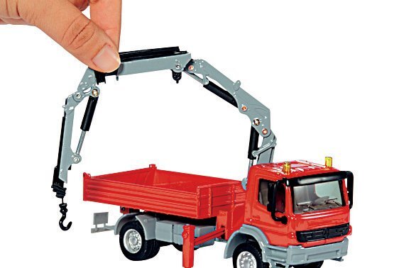 SIKU Super - Mercedes Atego con grúa, escala 1:50