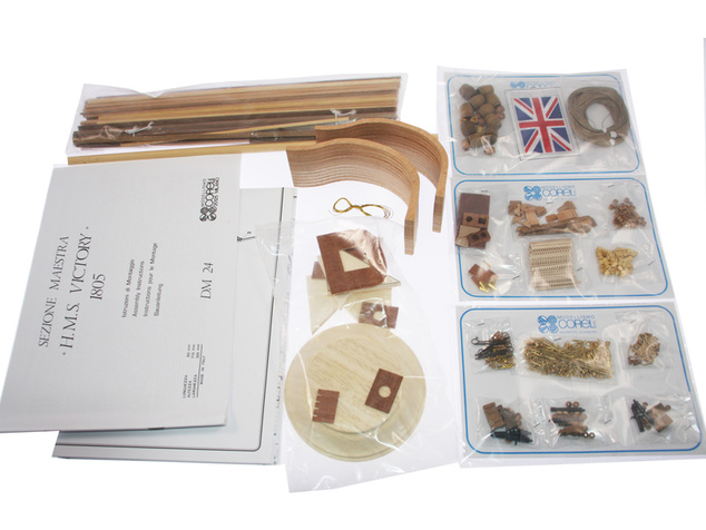 COREL HMS Victory 1651 rez 1:98 kit