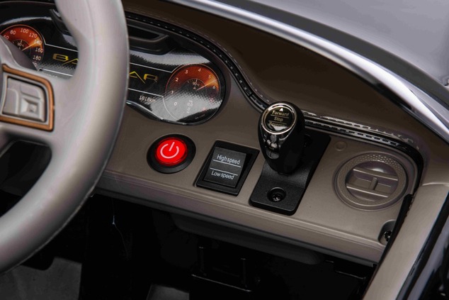 Elektrické autíčko Bentley Bacalar 12V, čierne, Dvere otvárajúce sa nahor, 2.4 GHz diaľkov