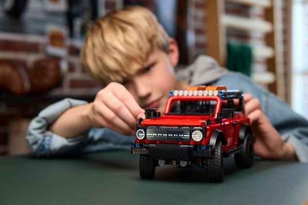 LEGO® Technic 42213 SUV Ford Bronco®