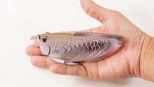 EUGY Arowana srebrna 3D kartonska sestavljanka