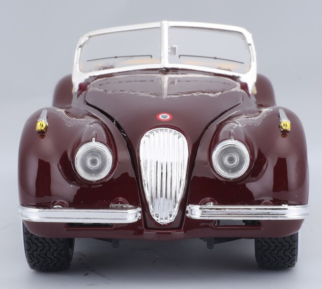 Bburago 1:24 Jaguar XK 120 Roadster (1951) Rot