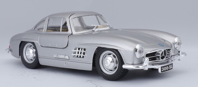 Bburago 1:24 Mercedes Benz 300SL Silber