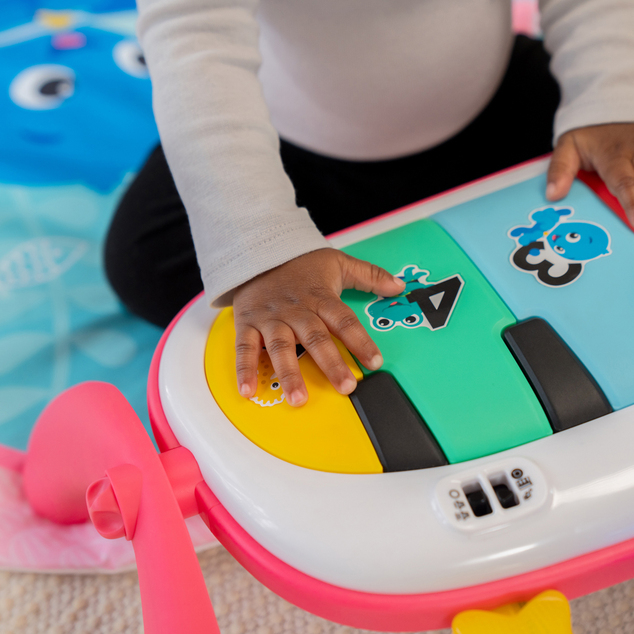 BABY EINSTEIN Igračka deka s aktivnostima 4u1 Kickin’ Tunes™ Jellyfish Jamboree™ 0m+