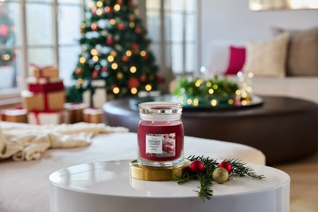 YC Signature Kerze Klein Christmas Eve