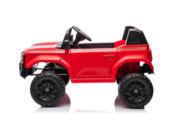 Elektrické autíčko Toyota Landcruiser 12V, červené, široké jednomiestne sedadlo, 2,4 GHz d