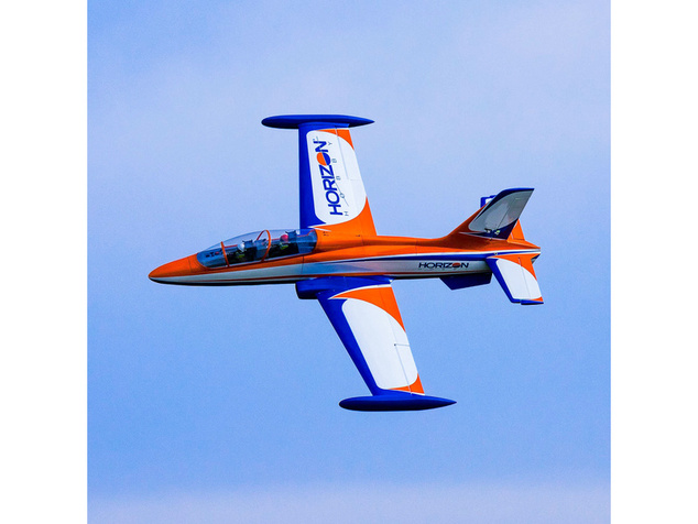 Hangar 9 Aermacchi MB-339 2.1m ARF, zaťahovací podvozok