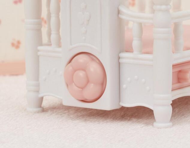 Sylvanian Families Pohištvo - postelj za trojčke z vrtiljakom