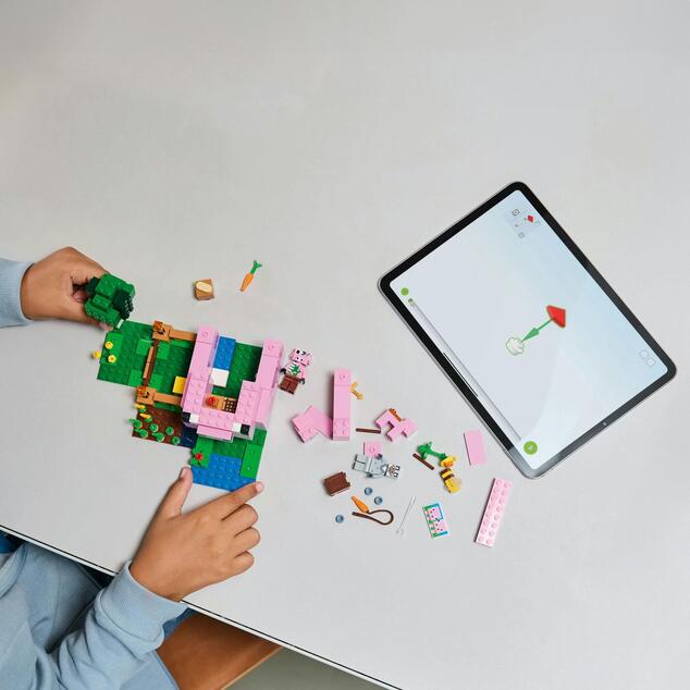 LEGO® Minecraft®  21268 Domček Prasiatka