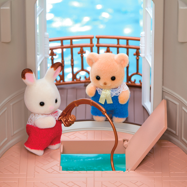 Sylvanian Families Villa mit rotem Dach am Fluss